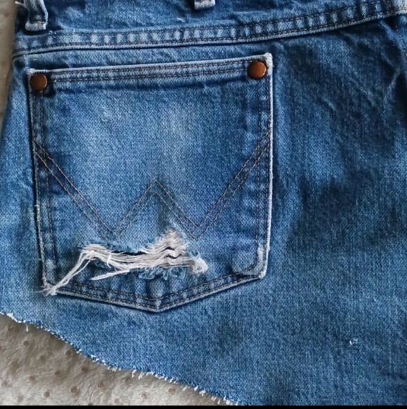 90's Vintage Wrangler High Waist Cut- Off Denim Cheeky Jean Shorts - Picture 5 of 15